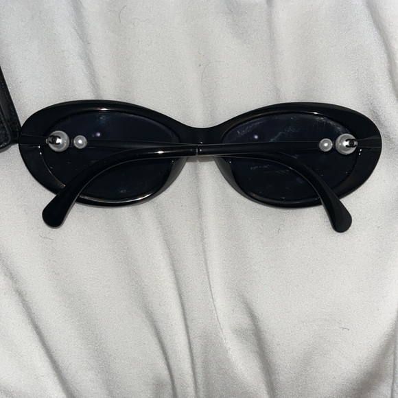NEW CHANEL Oval Sunglasses - Picture 3 of 9